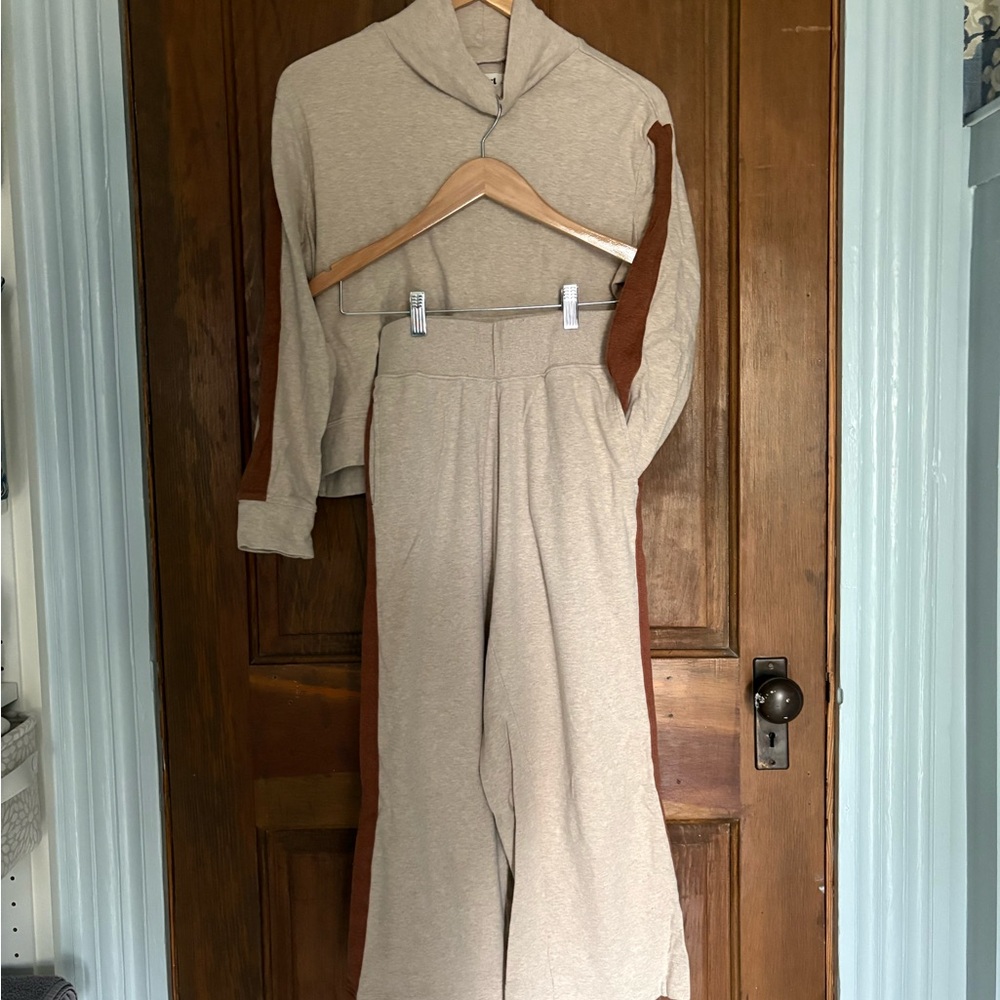 Pact Women's Tan and Copper Matching Set